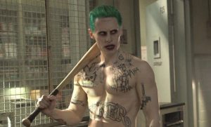Scopri di più sull'articolo Jared Leto e il topo a Margot Robbie: il bizzarro regalo sul set di Suicide Squad