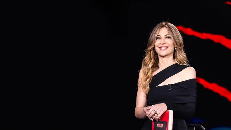 Scopri di più sull'articolo Francesca Fagnani e “Belve”: la conduttrice porta il programma in carcere per una stagione senza filtri