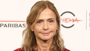 Scopri di più sull'articolo ​Cristina Comencini: incinta di Carlo Calenda a 17 anni, una maternità precoce che ha segnato la sua vita