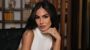Scopri di più sull'articolo Giulia De Lellis incinta: Tony Effe presto papà? Il gossip impazza sui social