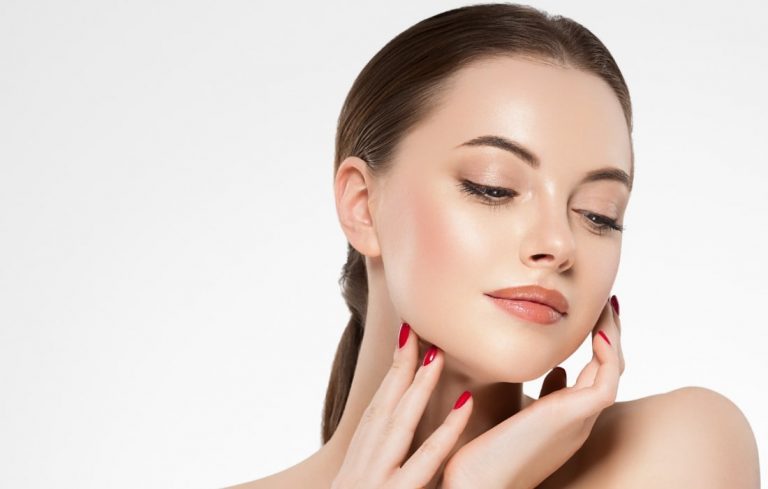 Scopri di più sull'articolo Trending Lip Shades of the Season