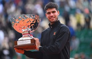 Scopri di più sull'articolo Carlos Alcaraz: il prodigio spagnolo che ha stregato Barcellona