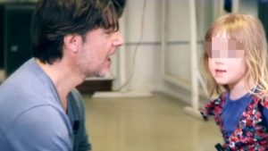 Scopri di più sull'articolo Ettore Bassi, la commovente storia con la figlia Amelia: «La Sindrome di Down ci ha resi una famiglia ancora più forte»