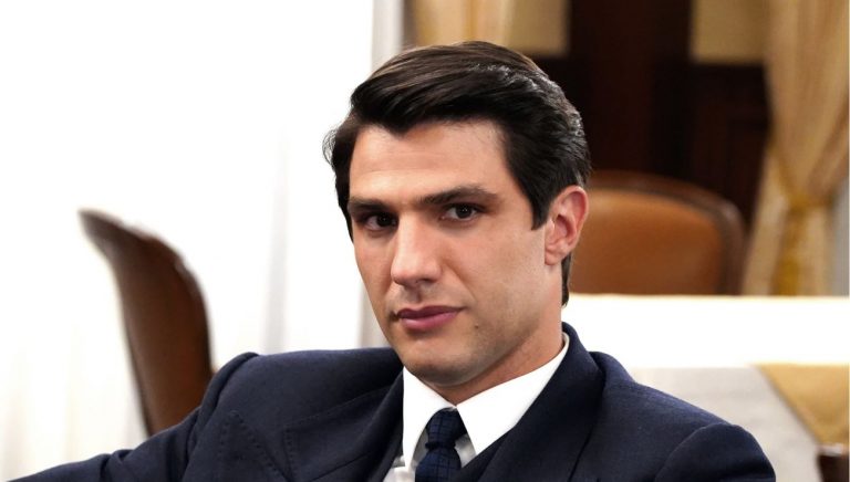 Scopri di più sull'articolo Marcello Barbieri in crisi: “Il Paradiso delle Signore” svela nuove tensioni nella relazione con Adelaide