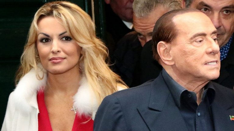 Scopri di più sull'articolo Quanto tempo sono stati insieme Francesca Pascale e Silvio Berlusconi: la storia di un amore lungo dieci anni