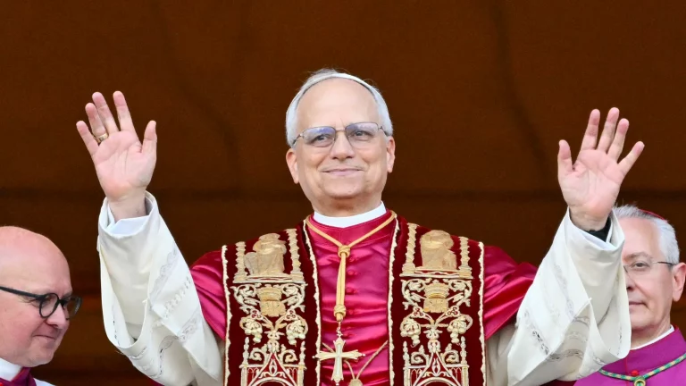 Scopri di più sull'articolo Le reazioni del mondo al nuovo Papa: un pontificato che cambia la storia