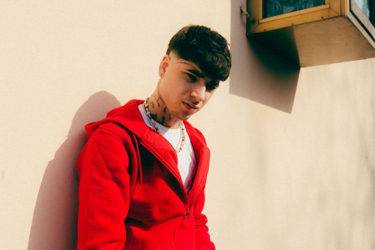 Scopri di più sull'articolo Shiva papà per la seconda volta: la reazione dei rapper è spiazzante