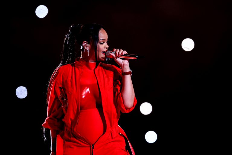 Scopri di più sull'articolo Rihanna Tour 2025: Tutto Quello che Devi Sapere sul Ritorno della Regina del Pop
