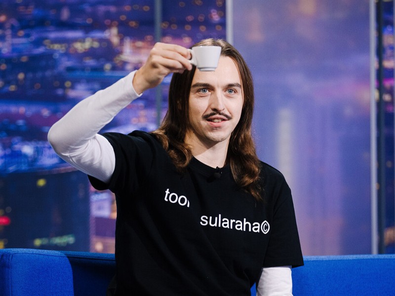 Scopri di più sull'articolo Ma come è nata “Espresso Macchiato” di Tommy Cash? Il brano che divide l’Europa