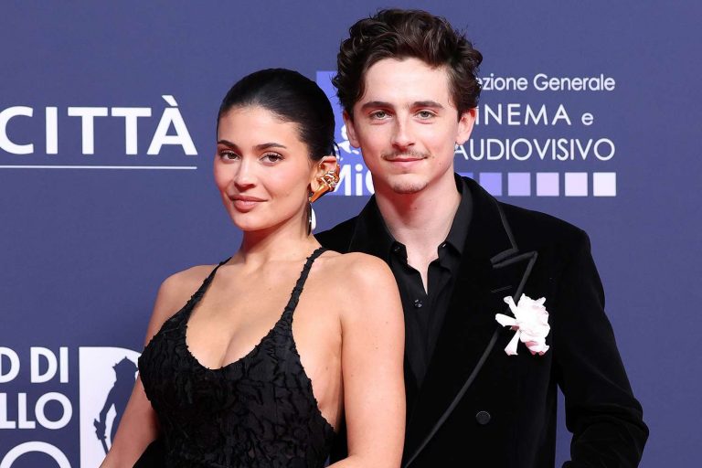 Scopri di più sull'articolo Kylie Jenner e Timothée Chalamet: da quanto tempo stanno insieme? Le tappe della relazione
