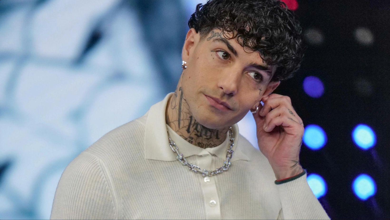 Tony Effe dedica un pezzo di una sua canzone alla figlia Priscilla