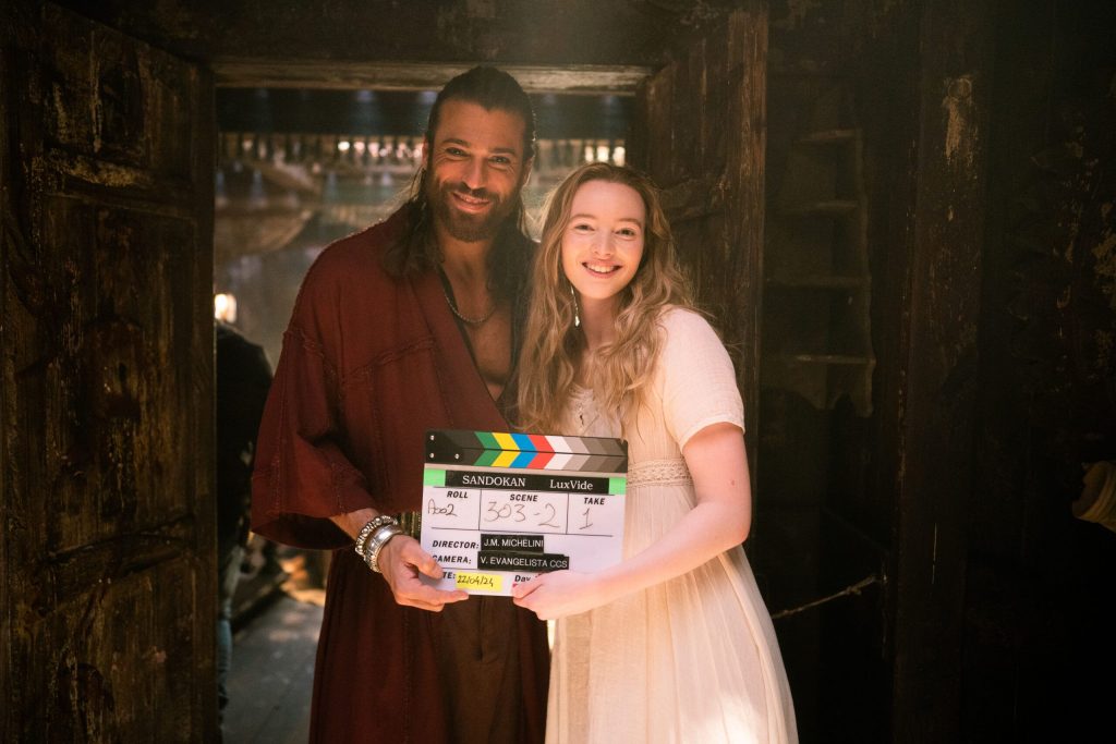 Sandokan, la nuova serie di Rai 1: tutto quello che c'è da sapere Can Yaman e Alanah Bloor