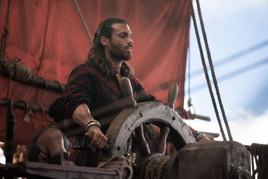 Sandokan, la nuova serie di Rai 1: tutto quello che c'è da sapere Can Yaman in una scena della serie, fonte: imdi.com