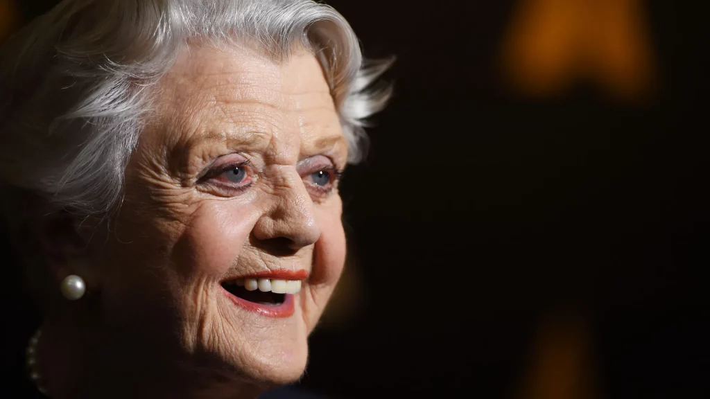 Angela Lansbury: per il suo centenario una carriera che non ti aspetti Angela Lansbury: per il suo centenario una carriera che non ti aspetti