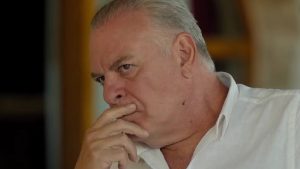 Scopri di più sull'articolo La notte nel cuore: il testamento di Samet distrugge i Sansalan, 60 milioni di debiti e accuse shock