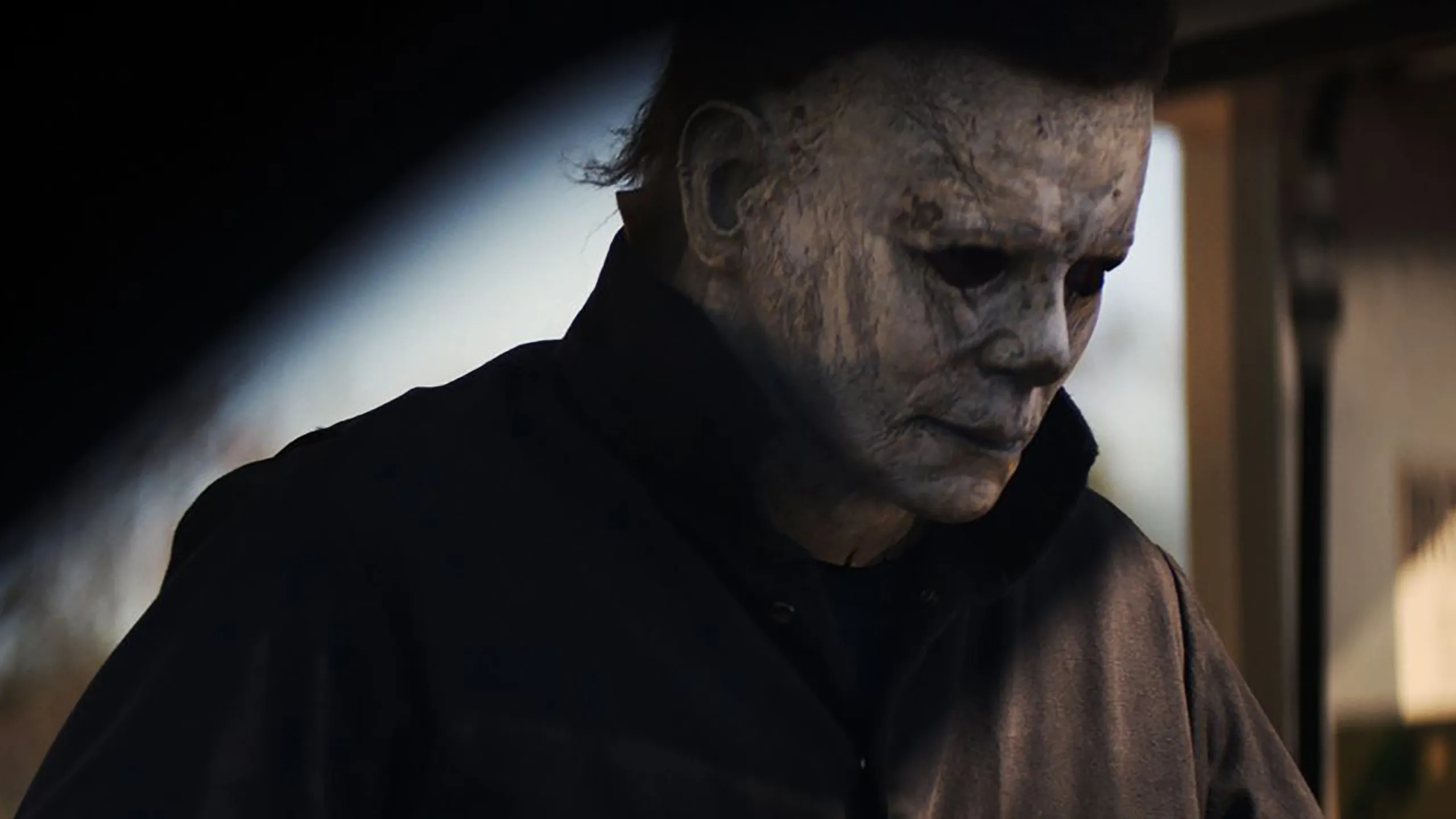 Michael Myers: il volto del male dietro la maschera bianca di Halloween