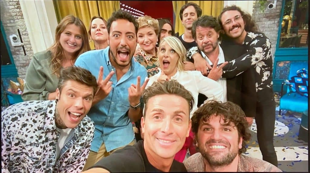 "LOL: chi ride è fuori": svelato il cast della stagione 6. Chi resisterà senza ridere?