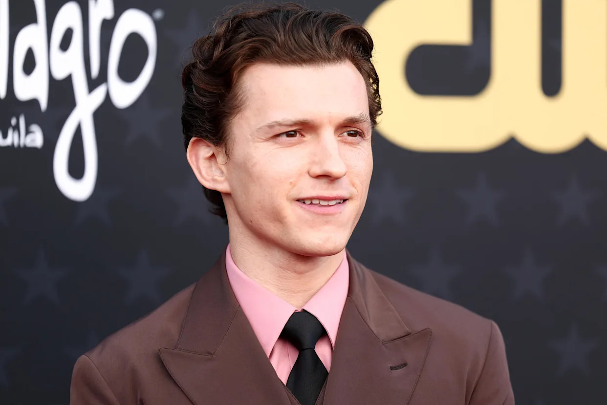 Tom Holland in L'Odissea: le prime immagini fanno esplodere il web