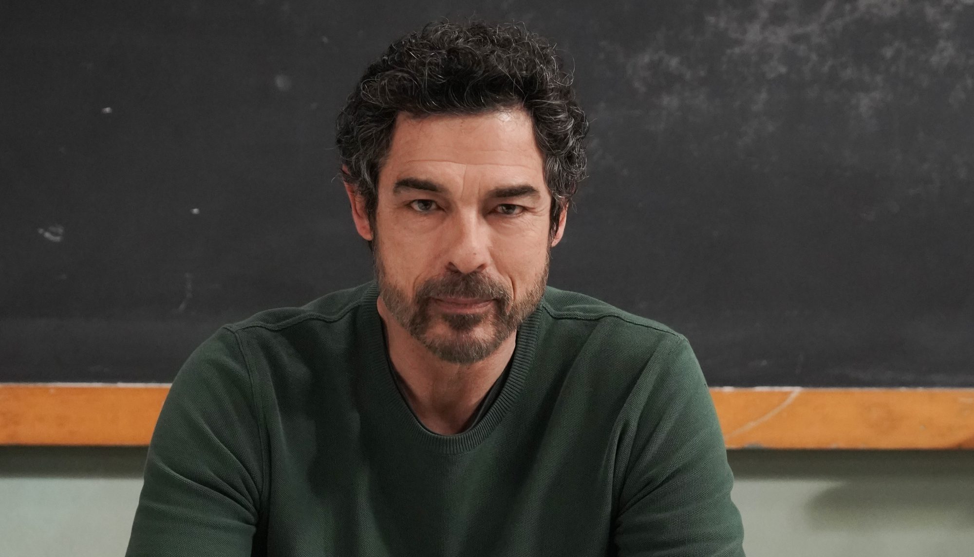 Scopri di più sull'articolo Un professore: quello che c’è da sapere prima di vedere la terza stagione