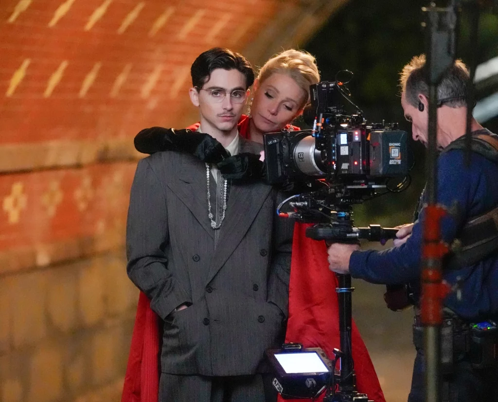 Chalamet mira agli Oscar con Marty Supreme, un viaggio tra ping pong e la New York contemporanea