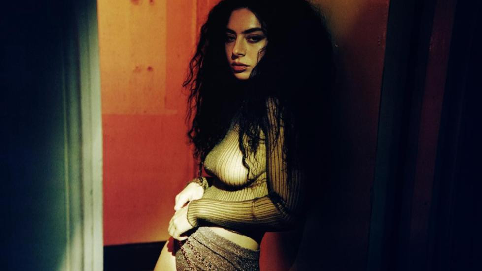 The Moment il mockumentary sul backstage di Charlie xcx