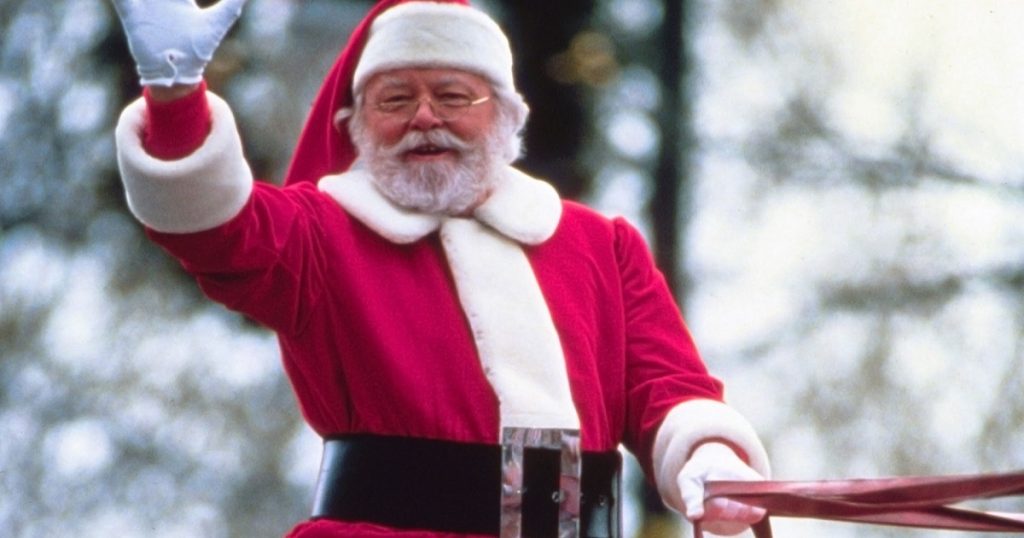 Perché preferiamo il Grinch a Babbo Natale: il personaggio che conquista il Natale moderno