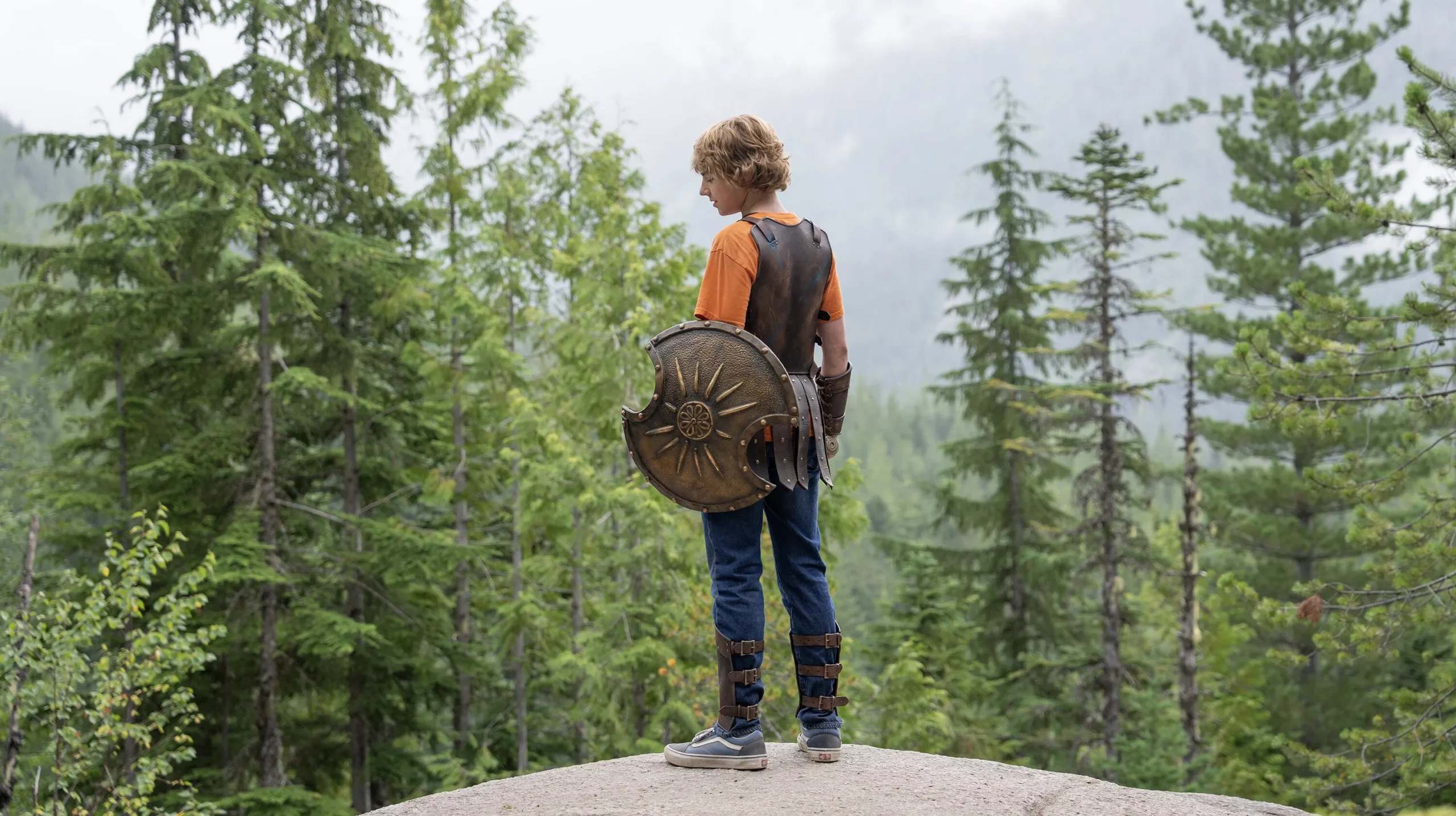 Percy Jackson 2 su Disney+: quando la serie supera il libro (e quando inciampa tra le onde) Percy Jackson 2 su Disney+: quando la serie supera il libro (e quando inciampa tra le onde)