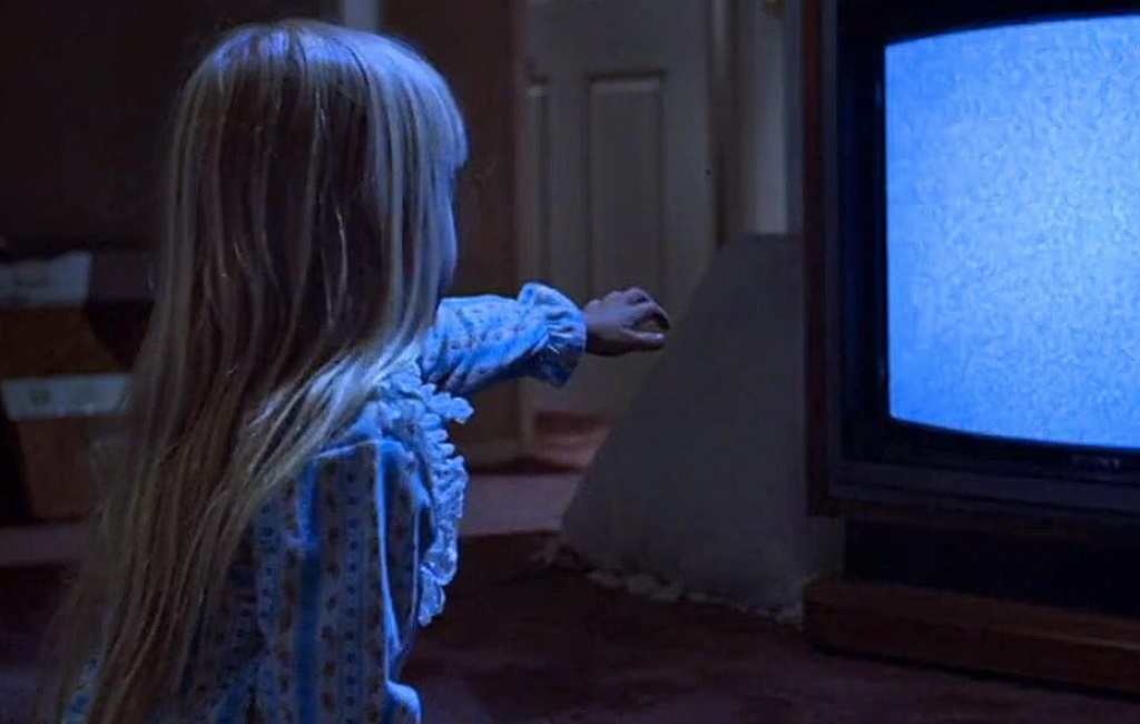 Scopri di più sull'articolo Poltergeist: il cult horror anni ’80 avvolto da misteri e strane coincidenze