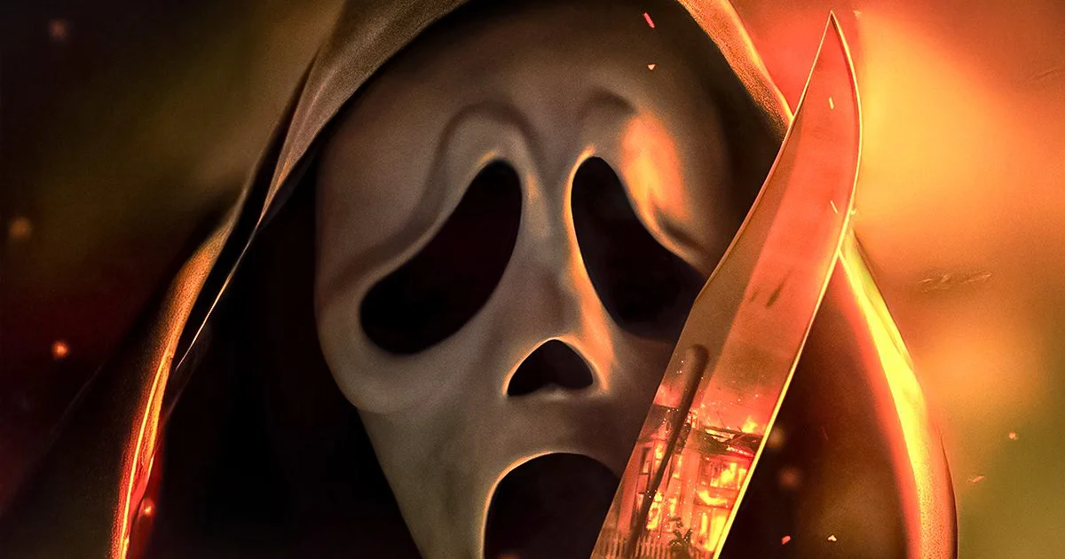 Scream 7 sotto assedio: il potere oscuro dei social può davvero cambiare il destino di un film? Locandina del film "Scream" che immortala Ghostface con un coltello vicino alla maschera.