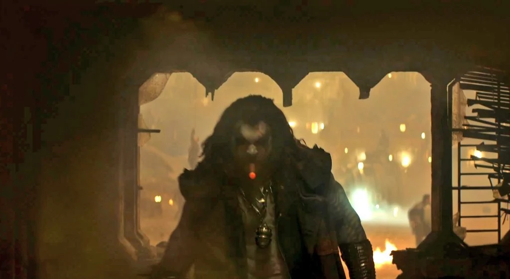 Jason Momoa è nato per essere Lobo: il nuovo trailer di Supergirl finalmente ce lo conferma Jason Momoa è nato per essere Lobo: il nuovo trailer di Supergirl finalmente ce lo conferma