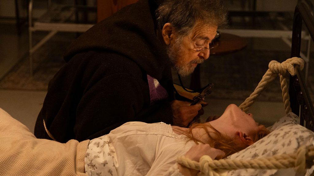 Finalmente un esorcismo che non sfrutta il dolore: Emma Schmidt -The Ritual sorprende dove altri falliscono