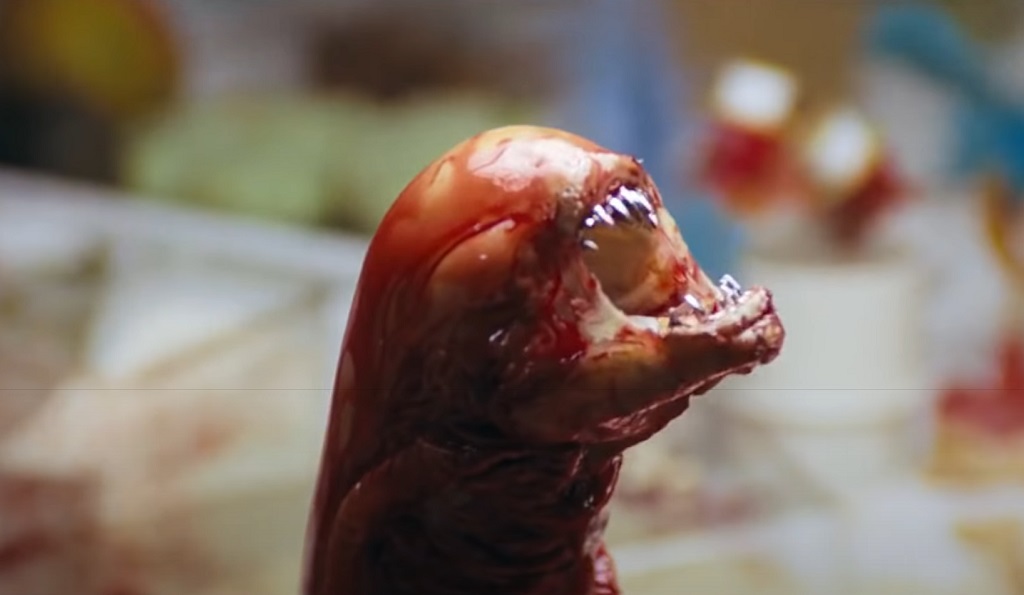 Alien : il feto di xenomorfo esce dal corpo di Kane