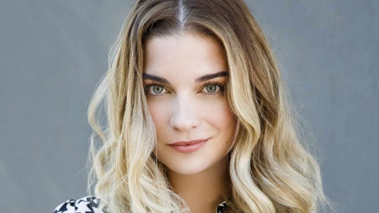 Poser: Daisy Jelley e Annie Murphy nella nuova serie Young Adult di Netflix